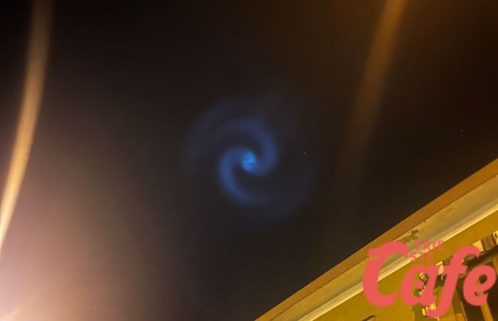 Trieste, spirale misteriosa nel cielo: che spettacolo sopra i tetti della città!