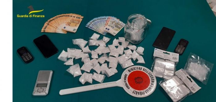 Fvg, blitz antidroga: con oltre 200 grammi di cocaina: arrestato pakistano, denunciati afgani 