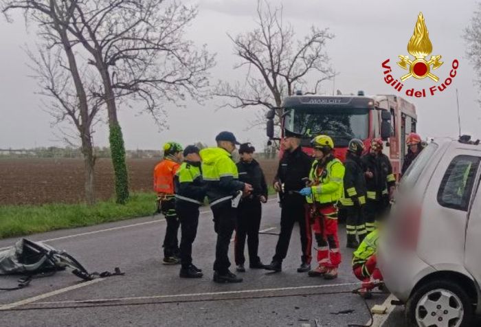 Tragedia in Fvg: perde la vita una donna dopo lo scontro con un mezzo pesante