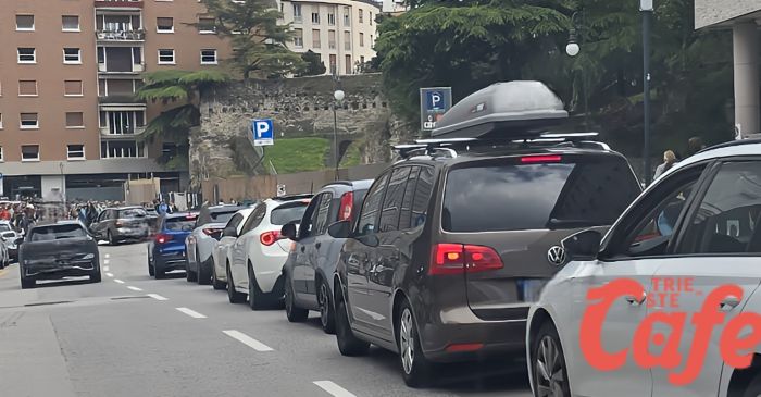 Sabato da record a Trieste: turisti in festa, lunghe code per il Park San Giusto esaurito