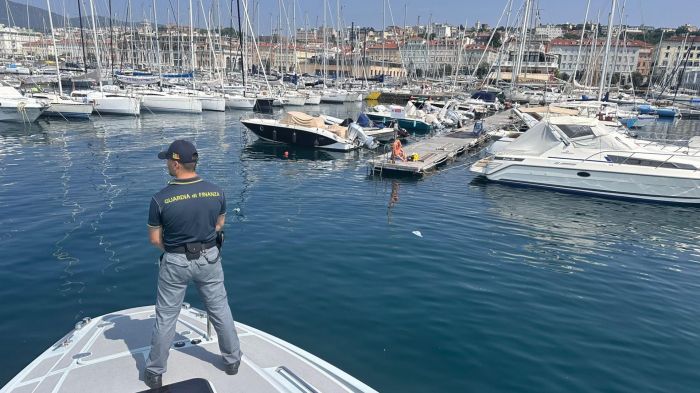 Barche estere, maxi evasione: scoperti 2,6 milioni non dichiarati a Trieste