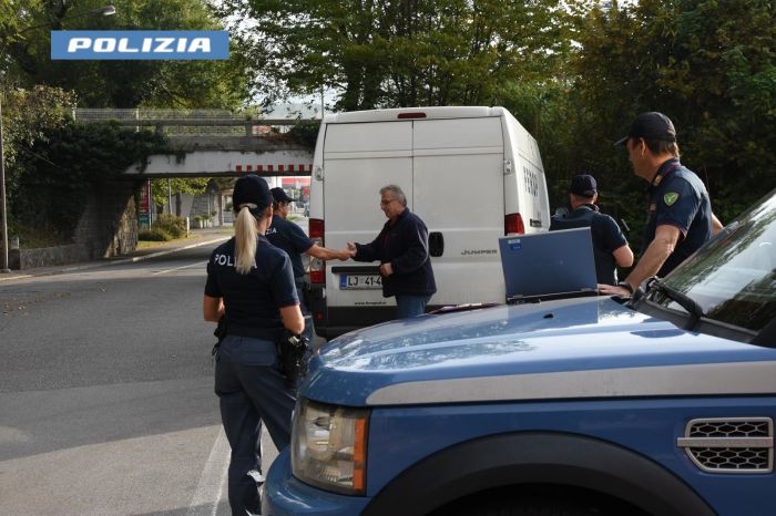 Trieste crocevia dell’inchiesta europea: sgominata rete criminale che trafficava migranti