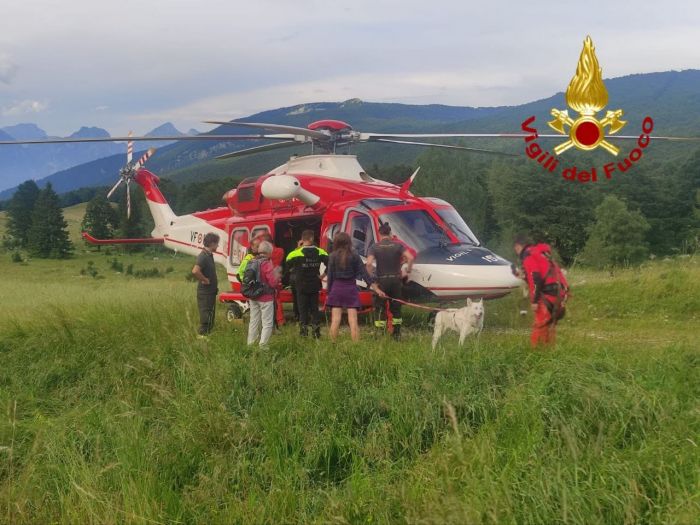 A Piancavallo mobilitazione per un cane disperso: salvato dai Vigili del fuoco con l’elicottero