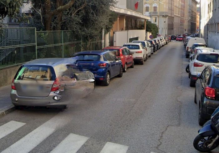 Rapina con coltello tra via Cavalli e via Vasari, il figlio della vittima: “grazie a chi ha aiutato mia madre”