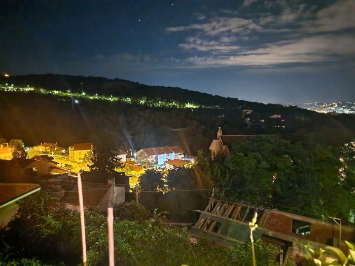 Blackout serale in diverse zone di Trieste: segnalazioni da via Vergerio, Piccardi, Donadoni e Revoltella
