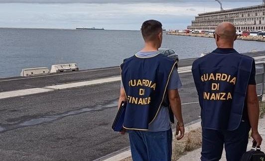Fisco nel porto di Trieste: dodici aziende evadono 35.000 euro, blitz della Guardia di Finanza