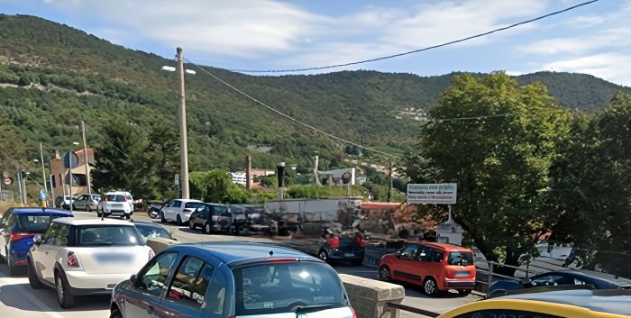 Via dello Scoglio, tentata intrusione nella notte alla pizzeria “I Sapori di Toni”