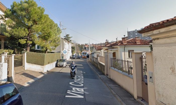 Via Costalunga, un passaggio sotto il sole diventa un gesto da ricordare