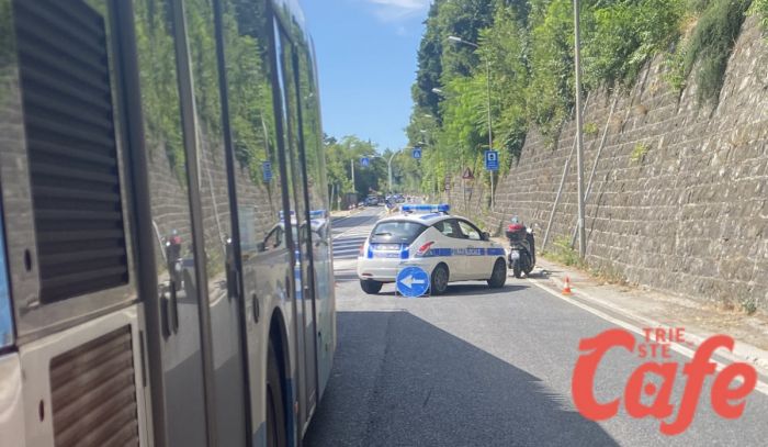 Gravissimo incidente in Costiera, morto un uomo di 55 anni, ferita la moglie