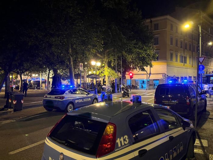Controlli ad “alto impatto” della Polizia di Stato a Trieste: oltre 100 persone identificate