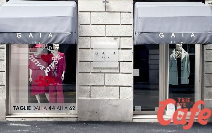 Tentato furto in via Imbriani, danni alla porta d’ingresso del negozio Gaia Life