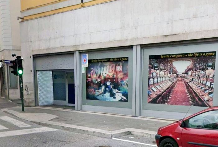 Rapina nella sala slot di piazza Goldoni, polizia ferma un giovane del Mali 