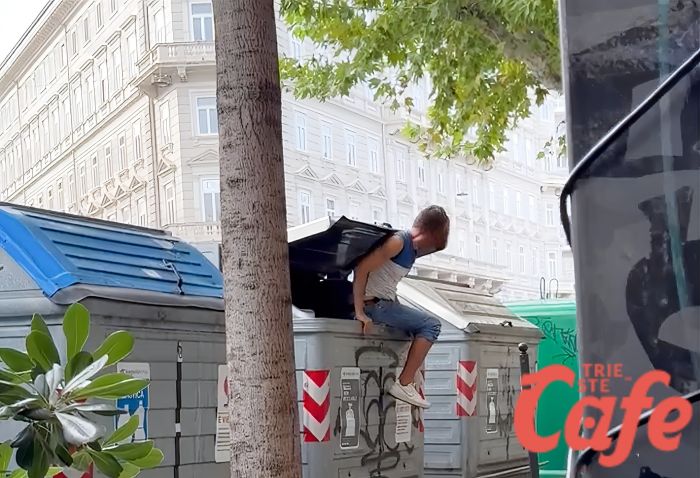 Un grido di povertà a Trieste: in via Carducci un uomo si cala nel cassonetto in cerca di cibo (VIDEO) 
