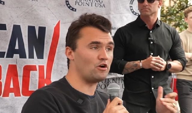 Usa: omicidio Kirk, su un altro proiettile le parole "Hey fascista! Prendi Questo. Bella Ciao"