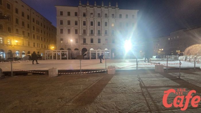 La magia di Ponterosso si accende: sabato la pista di pattinaggio inaugura il Natale triestino