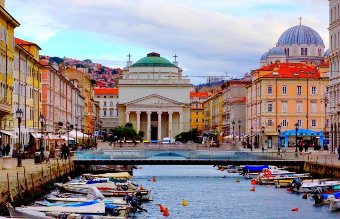 Trieste città degli anziani soli: l’Istat fotografa una fragilità che pesa