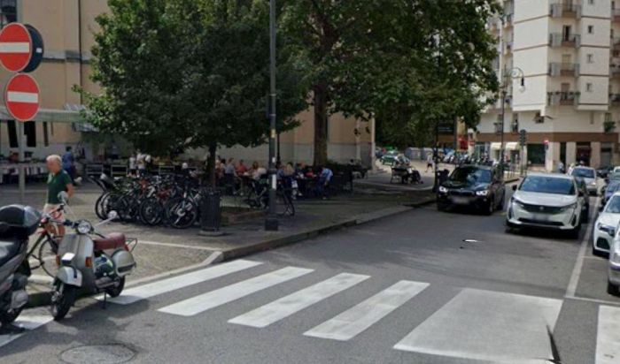 Roiano, cane lasciato libero nel parco: “Deiezioni vicino al passeggino, nessuno interveniva”