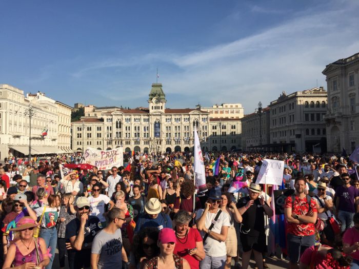 Giornata contro l’omolesbobitransfobia, oggi Trieste si mobilita contro le discriminazioni (VIDEO)