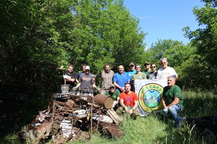 Carso sommerso dai rifiuti, maxi bonifica volontaria nell’area del Sincrotrone di Basovizza