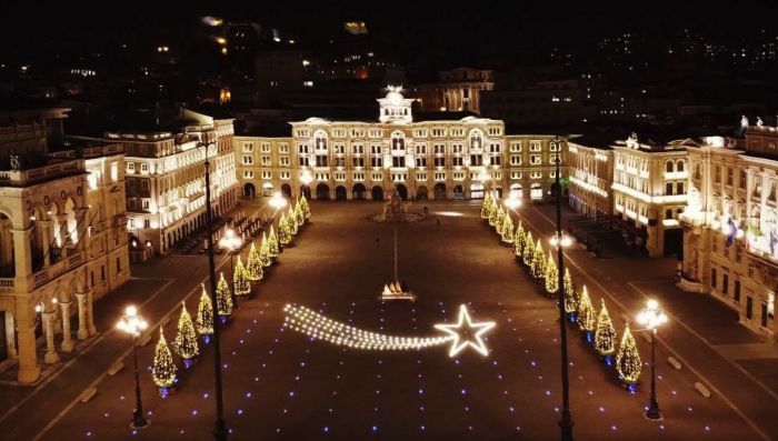 Dipiazza: "Venerdì accensione alberi in piazza Unità, l'1 dicembre grande festa con accensione luminarle in città" 