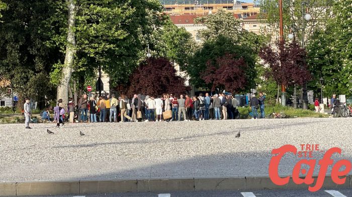 "Verso la chiusura del Silos", una 50ina di persone all'assemblea pubblica: "No a violenze, si a tutela persone"
