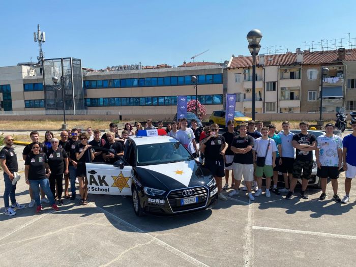 Autoscuola Bizjak, sabato 15 sul tetto delle Torri guida gratis per minorenni - o maggiorenni senza patente
