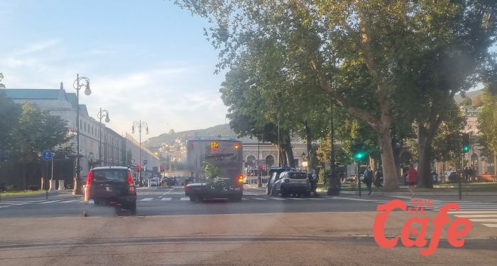 Rissa tra cittadini afgani in piazza Libertà, usato anche spray urticante