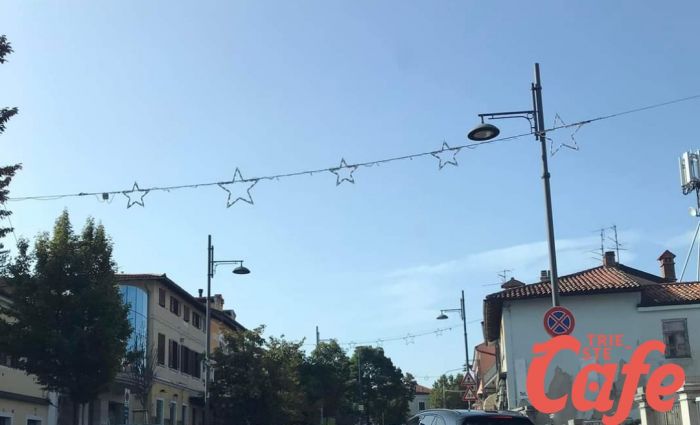 A Opicina si inizia a respirare aria di Natale! Al via l'affissione delle luminarie 