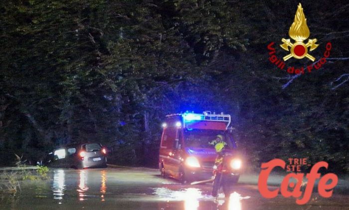 Fvg, auto parzialmente sommersa nei pressi di un fiume: uomo e amico a 4 zampe in salvo! 