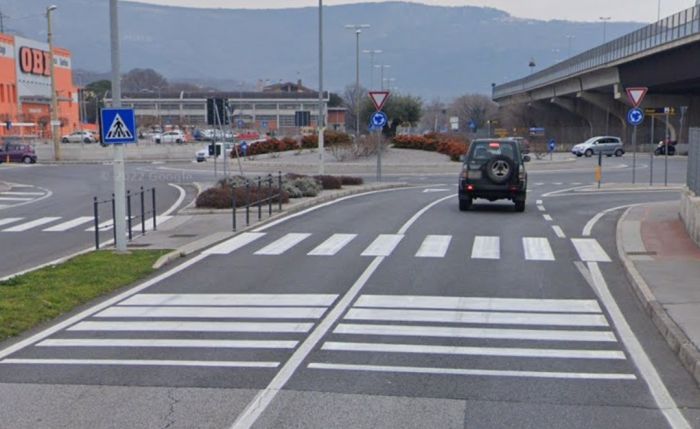 Rischia di essere investita nei pressi della Rotonda di via Flavia, il drammatico racconto di una triestina 