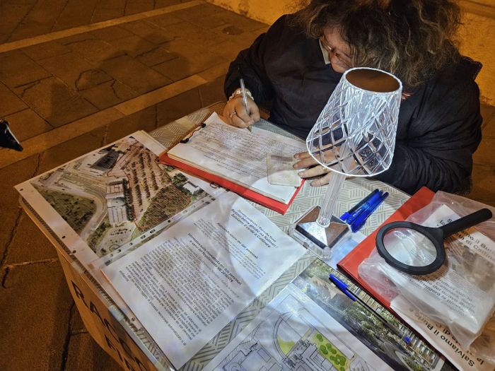 "Fino a sabato si firma pro pineta di Cattinara  dietro chiesa di Sant’Antonio e in alcuni luoghi al coperto"