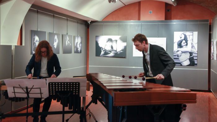 Trentennale Esyo, inaugurata a palazzo Gopcevich la mostra fotografica “Symphonia, il suono dell'Europa” 