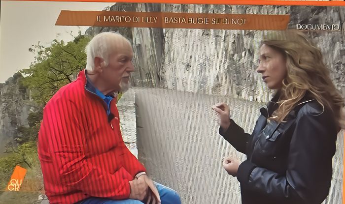 Tra sobrietà e discrezione, Seba conquista Quarto Grado con il suo look semplice dalla Napoleonica 