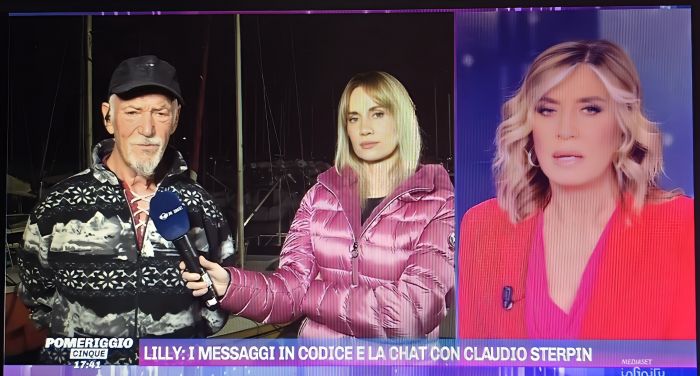 Pomeriggio 5, 'Trieste Fashion Week': Seba lancia il look 'serata in porto' con cappello e maglione baita!