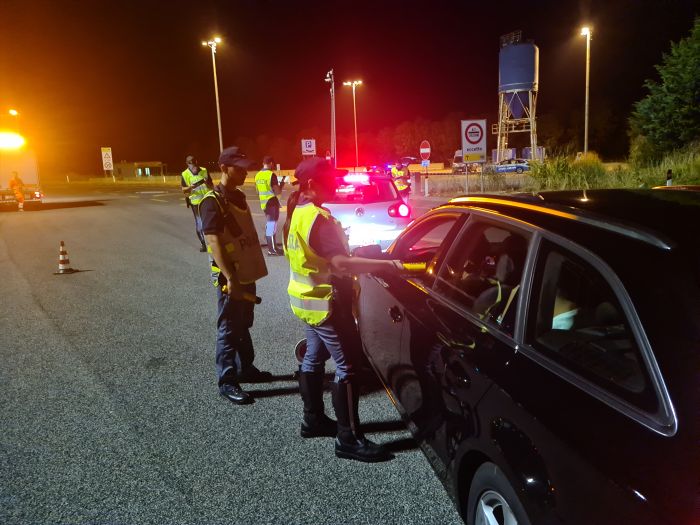 A23, auto non si ferma all’alt: conducente imbriaghela senza patente 
