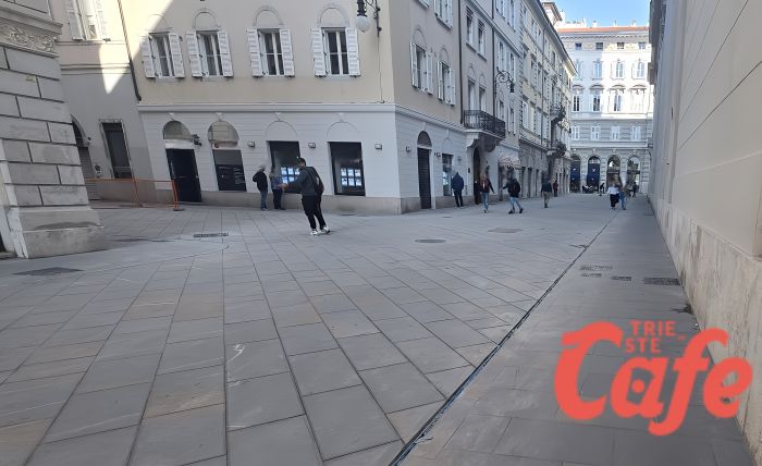 Nuova splendida pavimentazione in via Paganini, Dipiazza: “Che spettacolo. Ottimo lavoro”