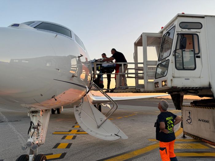 Aeronautica Militare, volo salva-vita: bimbo di 4 anni trasferito d’urgenza a bordo di un G650 del 31° Stormo