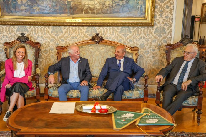 Il Sindaco Roberto Dipiazza premia il San Luigi Calcio per la promozione in serie D