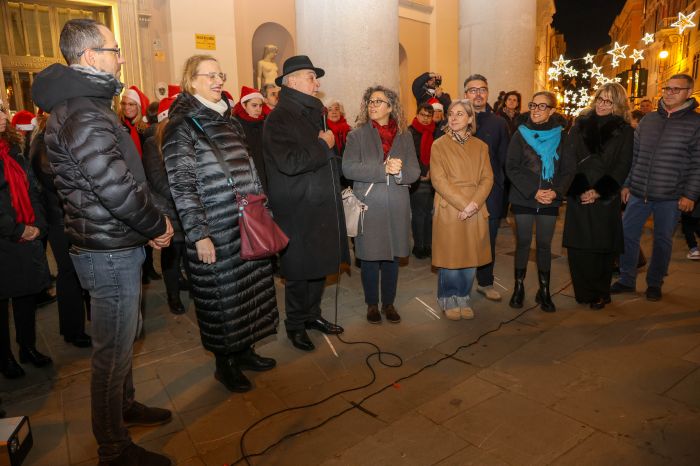 Inaugurato ufficialmente il Mercatino di Natale di Trieste 2025