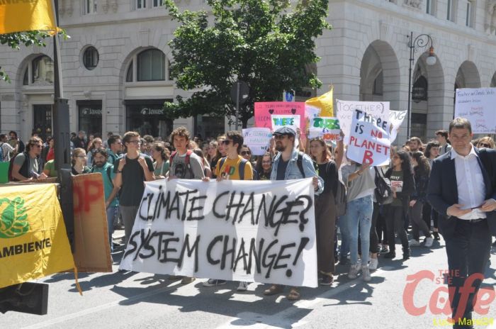 'Sciopero per il clima', pomeriggio nuovo corteo in centro a Trieste: LE MOTIVAZIONI 