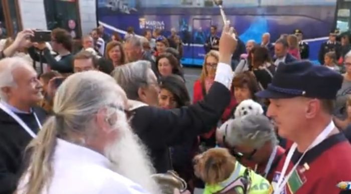 Oggi in piazza Verdi tradizionale ed amata benedizione degli animali con musica, poesie e unità cinofile