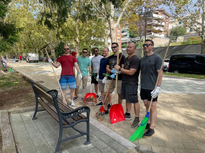 I marines della portaerei Ford hanno pulito alcune aree verdi di Trieste, il ringraziamento della città 