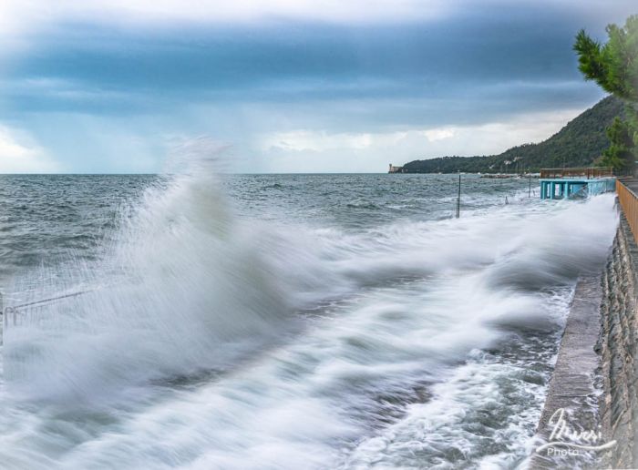 Mareggiate questa mattina a Barcola