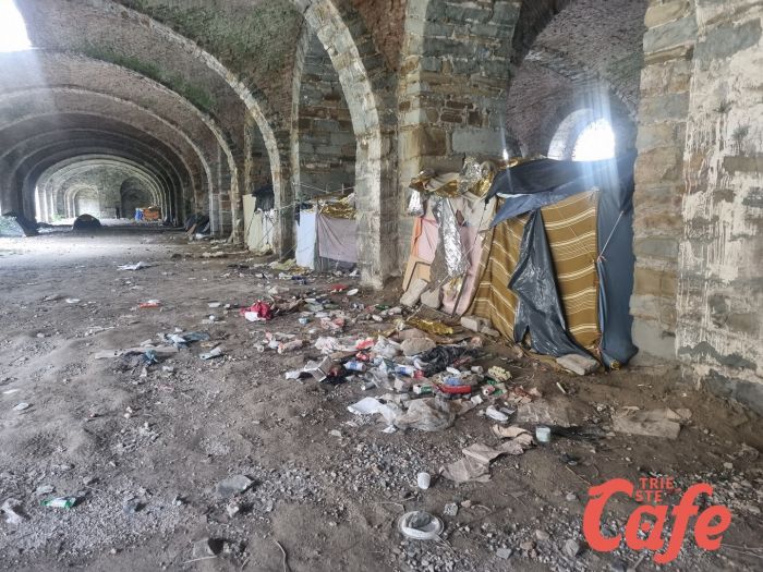 Migranti al Silos, nuovi maxi controlli in corso da parte della Questura