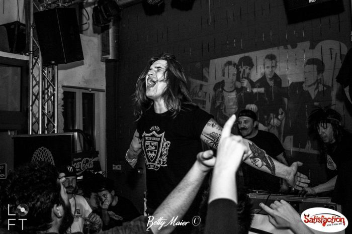 Morto dissanguato nella notte a Roiano, gruppo Satisfaction - Rock'n'Roll Nite: "Ciao Deguito!"