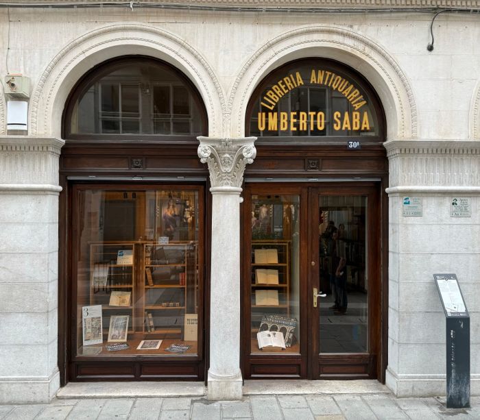 La Libreria “Umberto Saba” si prepara a rinascere: il restauro dello storico “antro oscuro” è finalmente terminato (VIDEO-SERVIZIO)