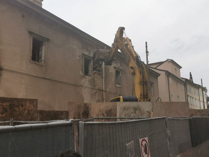 "Iniziata UFFICIALMENTE la demolizione dell’ex Pavan"