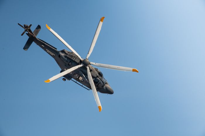 Elicottero dell’Aeronautica Militare trasporta una donna in pericolo di vita , salvandola!