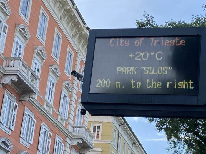 Dipiazza: "Questa foto per chi scrive che manca la segnaletica per il parcheggio del Silos"