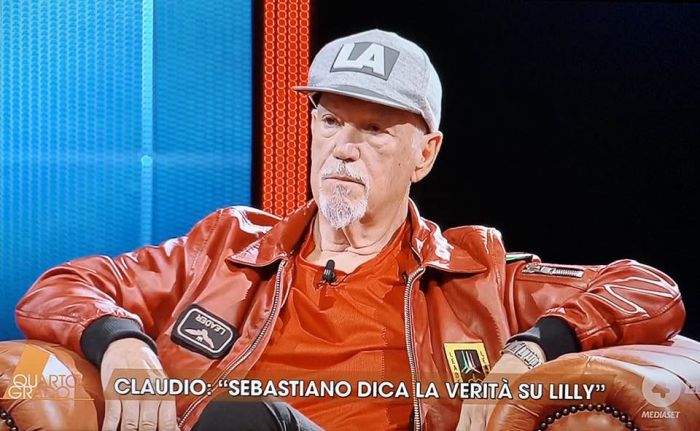 Seba in versione pilota d'aereo incuriosisce a Quarto Grado 